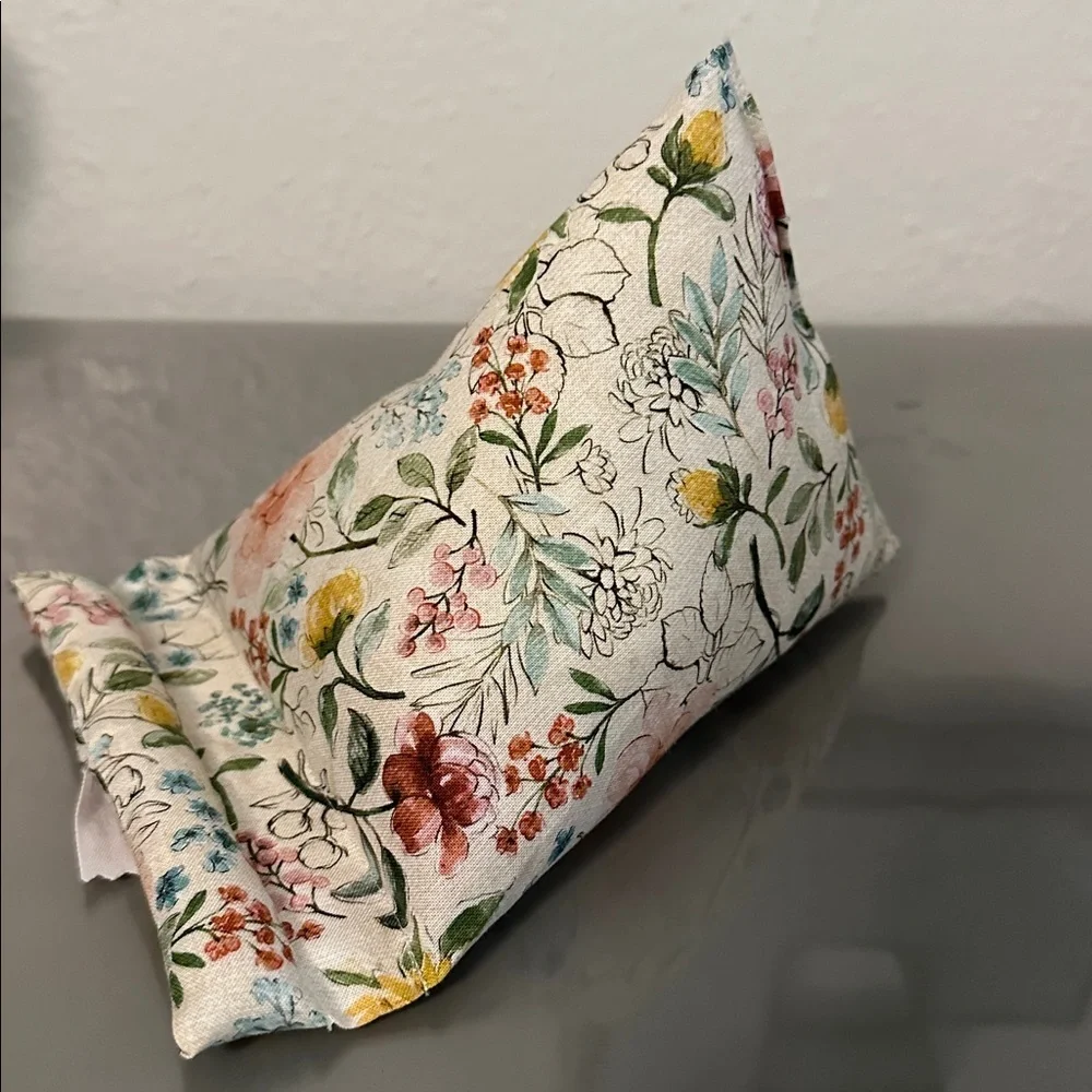 Handmade Floral Cell Phone Stand - Picture 4 of 7